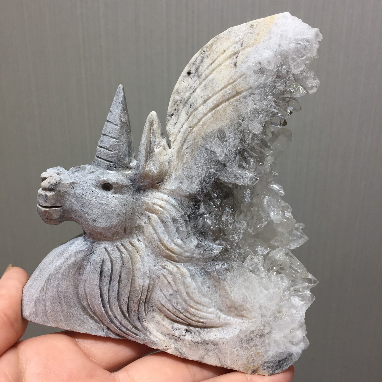 クリスマス特別価格ユニコーン水晶クラスター 002 / Thida Stone 
